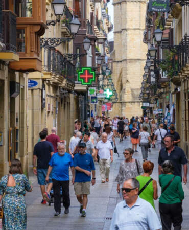 Savaş korkusu tatil rotalarını değiştirdi: Bodrum’da fiyatlar çakıldı, turist Avrupa’ya kaçıyor
