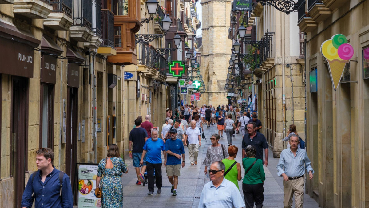 Savaş korkusu tatil rotalarını değiştirdi: Bodrum’da fiyatlar çakıldı, turist Avrupa’ya kaçıyor