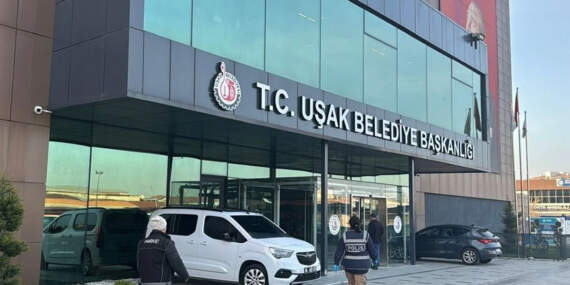 Uşak Belediyesi soruşturmasında 13 kişi adliyede, 4 yeni gözaltı