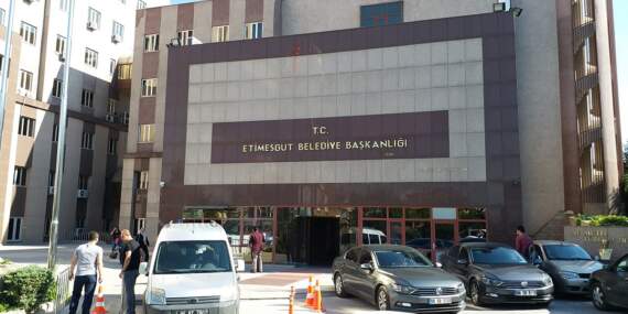 Son dakika! Etimesgut Belediyesi’ne operasyon: 4 kişi zimmet suçlamasıyla gözaltında