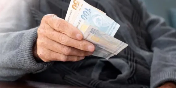 Emekli promosyonu asgari ücreti zorluyor: Nisan 2026 en yüksek promosyon veren bankalar listesi