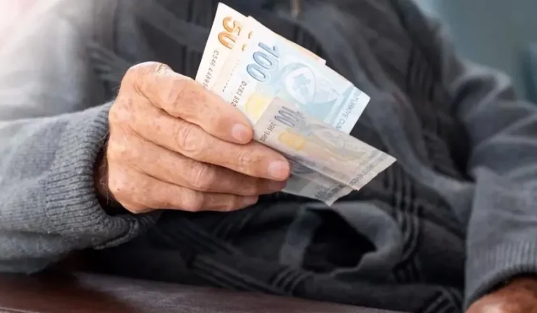 Emekli promosyonu asgari ücreti zorluyor: Nisan 2026 en yüksek promosyon veren bankalar listesi