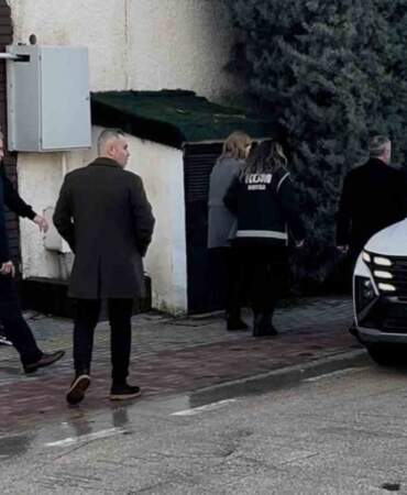 Bursa Büyükşehir Belediye Başkanı Bozbey ailesiyle birlikte gözaltında