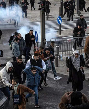 59 Yıl Sonra Bir İlk: Mescid-i Aksa’da İbadet Yasağı! Bayram Namazı Kılanlara Müdahale