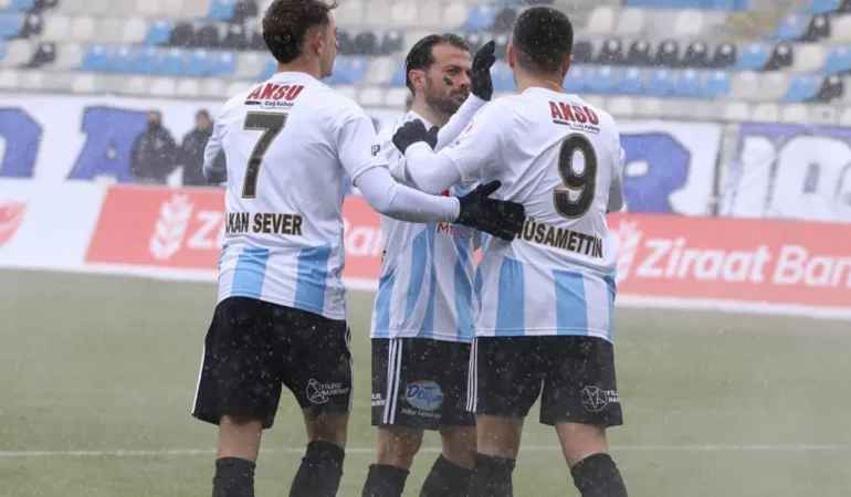 6 gollü düelloda kazanan Erzurumspor