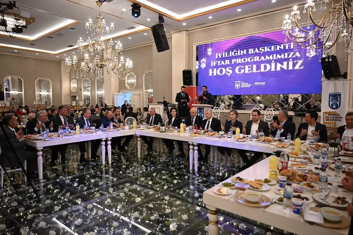 Mansur Yavaş Sincan’da İftar Programında