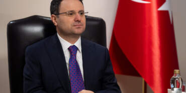 Adalet Bakanı Gürlek’ten Özgür Özel’e Suç Duyurusu: 1 Milyon Liralık Tazminat Talebi