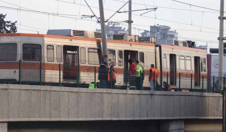 Adana’da Korku Dolu Anlar! Vagon Raydan Çıktı