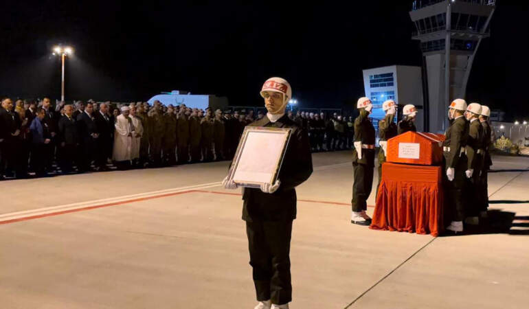 Ağrı’da Kahreden Kazada İki Asker Şehit Oldu