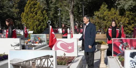 Aile ve Sosyal Hizmetler Bakanlığı’ndan Ankara’da şehitlik ziyareti