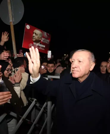 AK Parti Gençlik Kolları’ndan Erdoğan’a Doğum Günü Sürprizi