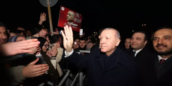 AK Parti Gençlik Kolları’ndan Erdoğan’a Doğum Günü Sürprizi