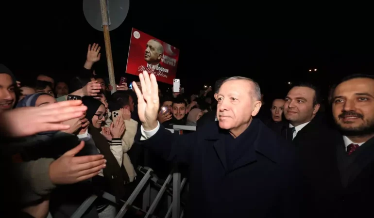 AK Parti Gençlik Kolları’ndan Erdoğan’a Doğum Günü Sürprizi