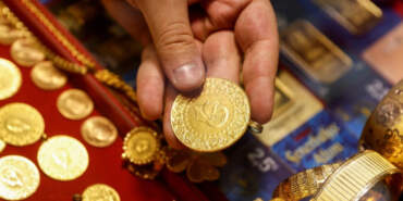 Altın Sert Çakıldı: 43 Yıl Sonra Bir İlk! Güvenli Liman Sarsıldı