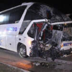 Amasya’da Yolcu Otobüsü TIR’a Çarptı: 11 Yaralı