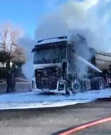 Polatlı’da Hafriyat Kamyonunda Yangın