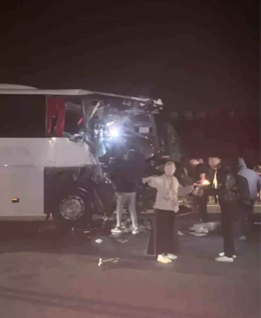 Ankara’da Otobüs ve Tır Çarpıştı: 1 Ölü