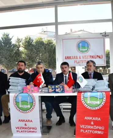 Vezirköprü’de İhtiyaç Sahibi Öğrencilere Bayram Desteği