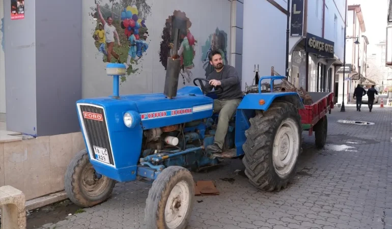 Hayırsever Traktörünü Filistin için Bağışladı