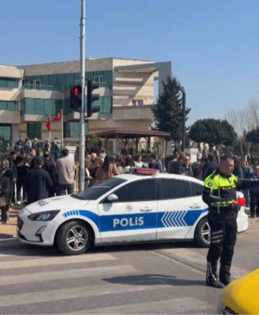 Antalya Kepez Kaymakamlığı Binasında Silah Sesleri