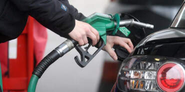 Araç Sahiplerine Kötü Haber! Akaryakıta Zam Yolda: Tabela Yeniden Değişiyor