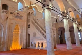 Üç Tarihi Cami Bayramda İbadete Açılıyor