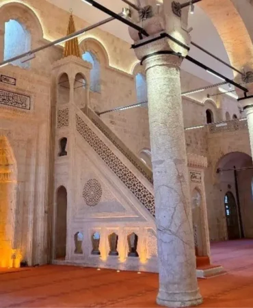Üç Tarihi Cami Bayramda İbadete Açılıyor
