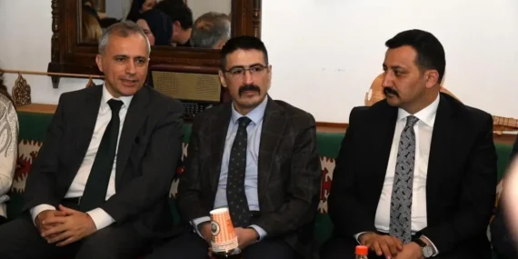 Başkan İbrahim Çenet, öğrencilerle iftarda buluştu