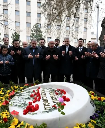 BBP Genel Başkanı Destici, Muhsin Yazıcıoğlu’nun kabrini ziyaret etti Açıklaması