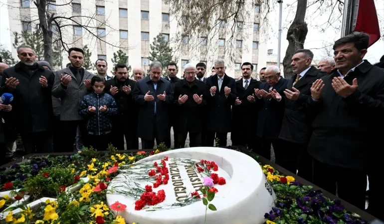 BBP Genel Başkanı Destici, Muhsin Yazıcıoğlu’nun kabrini ziyaret etti Açıklaması