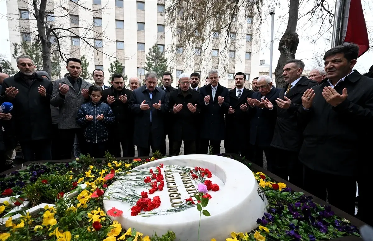 BBP Genel Başkanı Destici, Muhsin Yazıcıoğlu’nun kabrini ziyaret etti Açıklaması