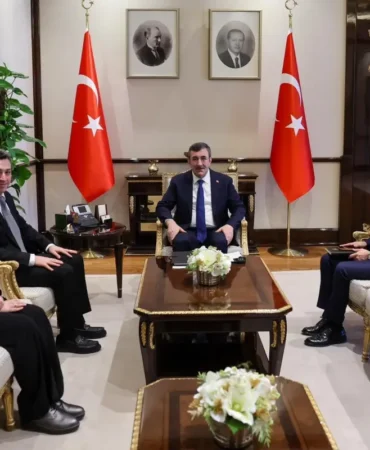 Cevdet Yılmaz Büyükelçilerle Görüştü
