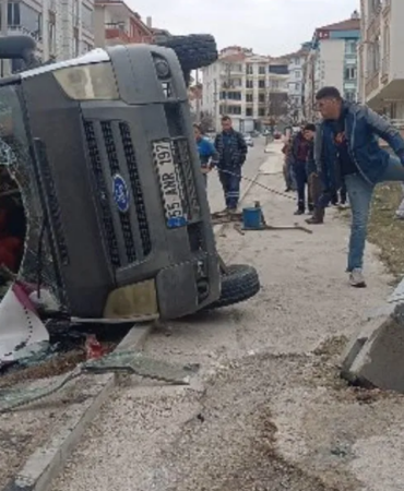 Çorum’da İşçi Minibüsü Devrildi… 5 Yaralı