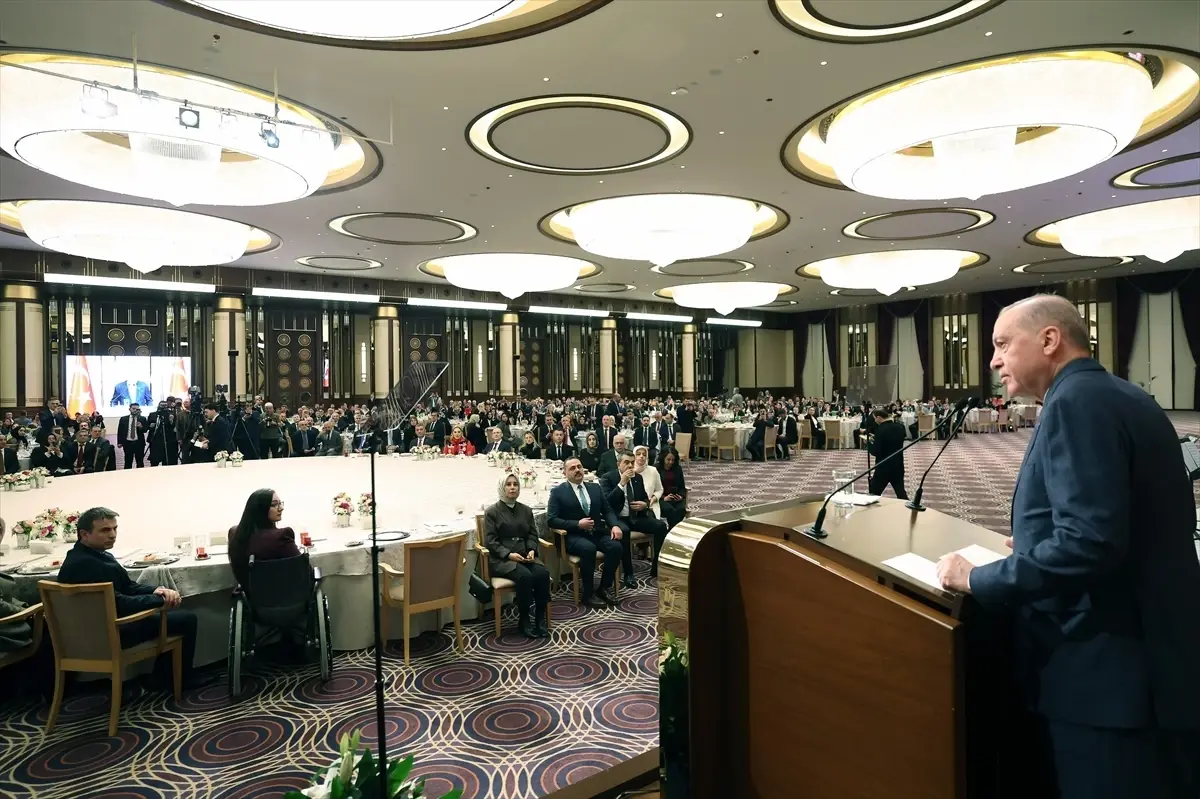 Cumhurbaşkanı Erdoğan: ‘Şunu herkes bilmeli ve anlamalıdır; öğretmene kalkan el geleceğimize kalkmış demektir.