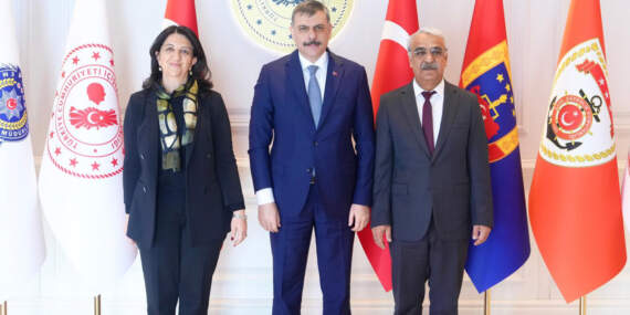 DEM Parti İmralı Heyeti Bakan Çiftçi ile Görüştü