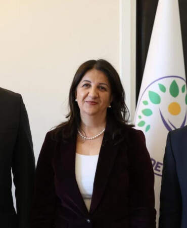 DEM Parti İmralı Heyeti Terör Örgütü PKK Lideri Abdullah Öcalan’ın Mesajını Paylaştı: Geriye Dönüş Mümkün Değil
