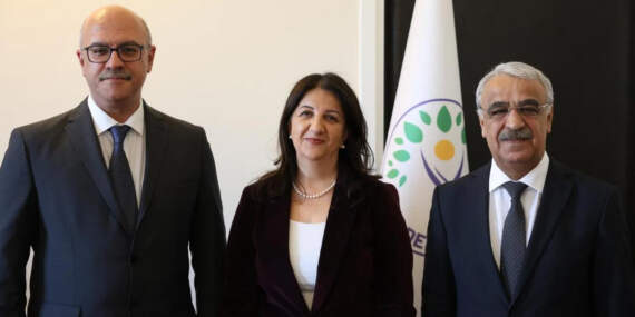 DEM Parti İmralı Heyeti Terör Örgütü PKK Lideri Abdullah Öcalan’ın Mesajını Paylaştı: Geriye Dönüş Mümkün Değil