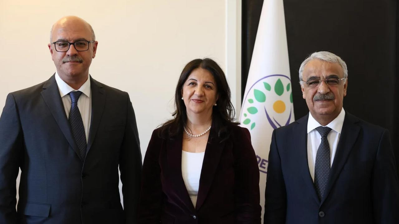 DEM Parti İmralı Heyeti Terör Örgütü PKK Lideri Abdullah Öcalan’ın Mesajını Paylaştı: Geriye Dönüş Mümkün Değil