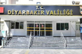 Diyarbakır’da Sivil Polis Aracının Geçişi Esnasında Patlama! Valilikten Açıklama Geldi