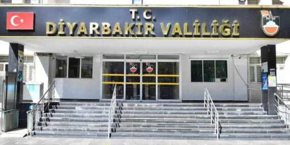 Diyarbakır’da Sivil Polis Aracının Geçişi Esnasında Patlama! Valilikten Açıklama Geldi