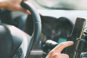 Araç İçinde Koku ve Telefon Tutucu Yasaklandı mı? DMM Noktayı Koydu