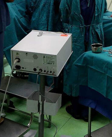 Doktorluktan Men Edilmesine Rağmen Ameliyat Yaptı: Mide Küçültme Operasyonunda Ölüme 5 Sanığa Tahliye