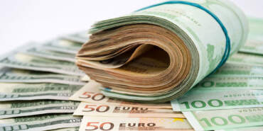 Dolar ve Euro Güne Nasıl Başladı? İşte Piyasalarda Son Durum