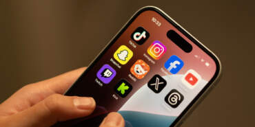 Ekran Süremiz Alarm Veriyor! Haftalık 40 Saati Aştı