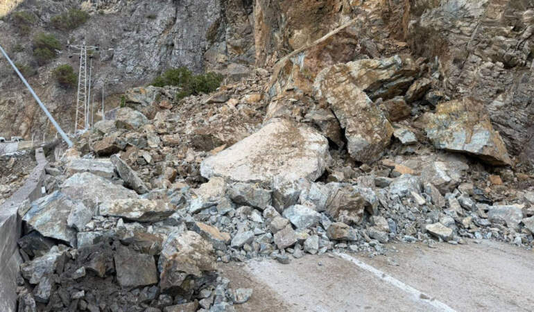 Gümüşhane-Giresun Kara Yolu Ulaşıma Kapandı