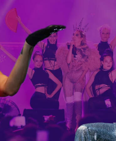 Hande Yener’e  ‘Anayasal Düzeni Hedef Alma’ ve ‘Cumhurbaşkanına Hakaret’ Soruşturması