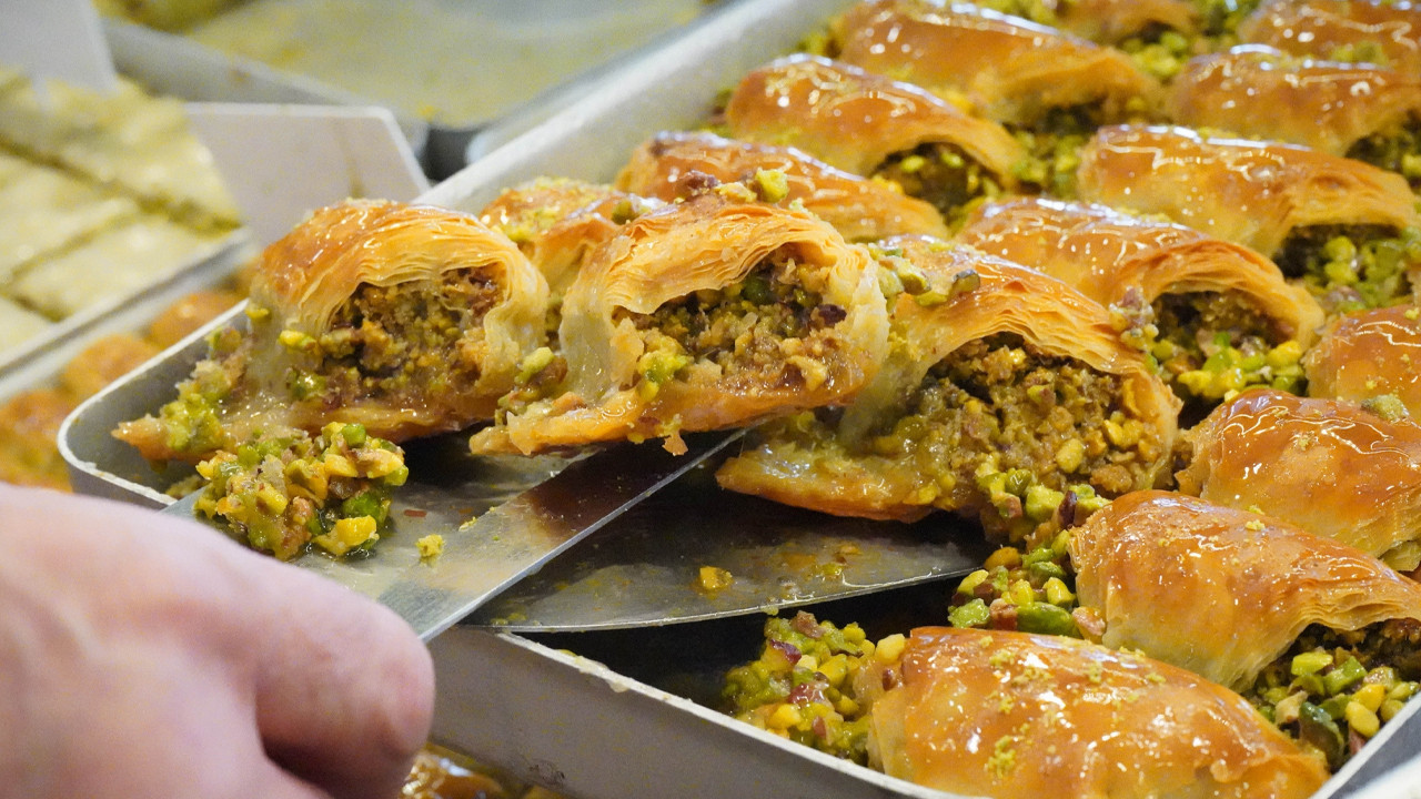 Hayaller Fıstık, Gerçekler Bezelye! Baklavadaki Büyük Hileye Dikkat: Bayramda Ağzınızın Tadı Kaçmasın