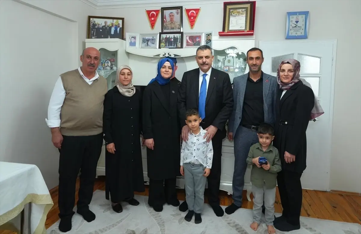 İçişleri Bakanı Çiftçi, iftarda şehit ailesi ile bir araya geldi