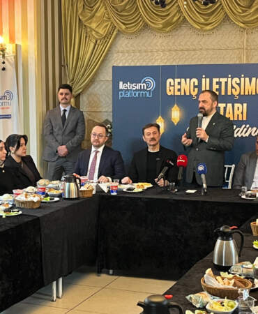 İletişim Fakültesi Öğrencileri İstanbul’da AK Parti’nin İftarında Buluştu