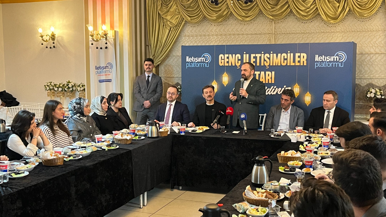 İletişim Fakültesi Öğrencileri İstanbul’da AK Parti’nin İftarında Buluştu